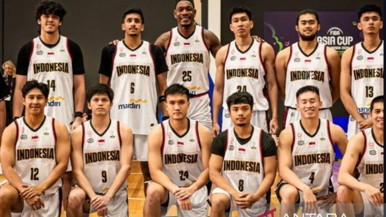 Sekretaris Jenderal Perbasi menegaskan larangan pemain naturalisasi di SEA Games 2025, mendorong fokus pengembangan bakat pebasket muda lokal Indonesia.