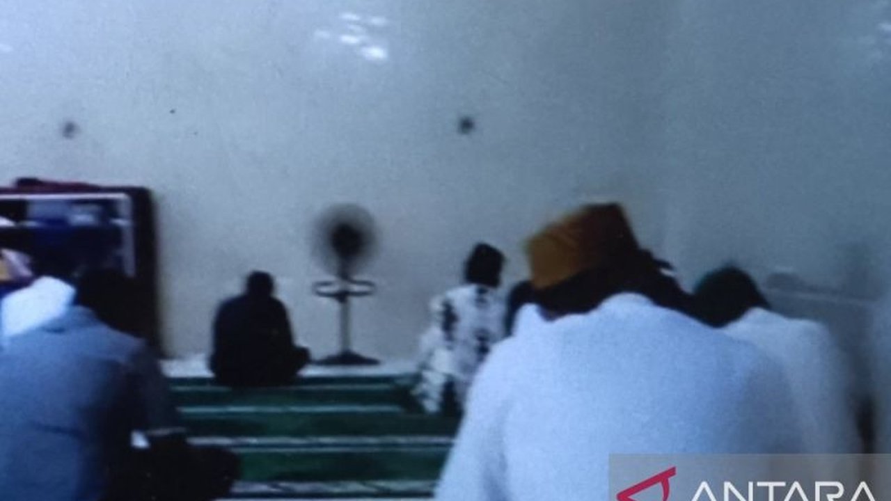 Majelis Ulama Indonesia (MUI) Kabupaten Biak Numfor mengajak umat Muslim meningkatkan amaliah ibadah di bulan Ramadhan 1446 H, dengan berbagai kegiatan seperti shalat tarawih, tadarus Al-Quran, dan sedekah.