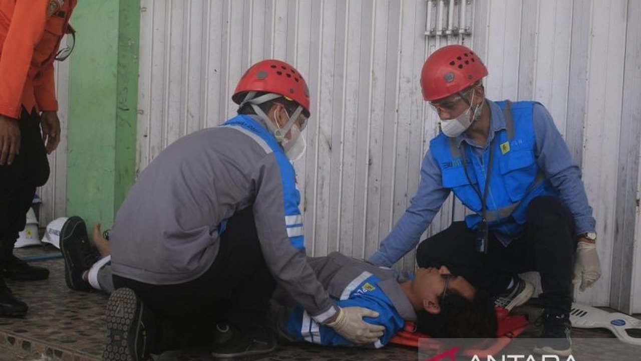 PLN UP3 Wamena berkolaborasi dengan Basarnas Wamena selenggarakan pelatihan tanggap darurat untuk meningkatkan kemampuan karyawan dalam menghadapi kecelakaan kerja dan musibah.