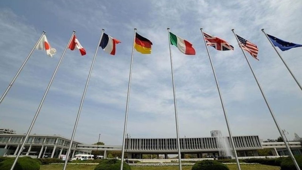 Penurunan dominasi ekonomi G7 membuka peluang bagi negara berkembang seperti Indonesia, namun juga menghadirkan tantangan berupa proteksionisme dan ketidakstabilan geopolitik.