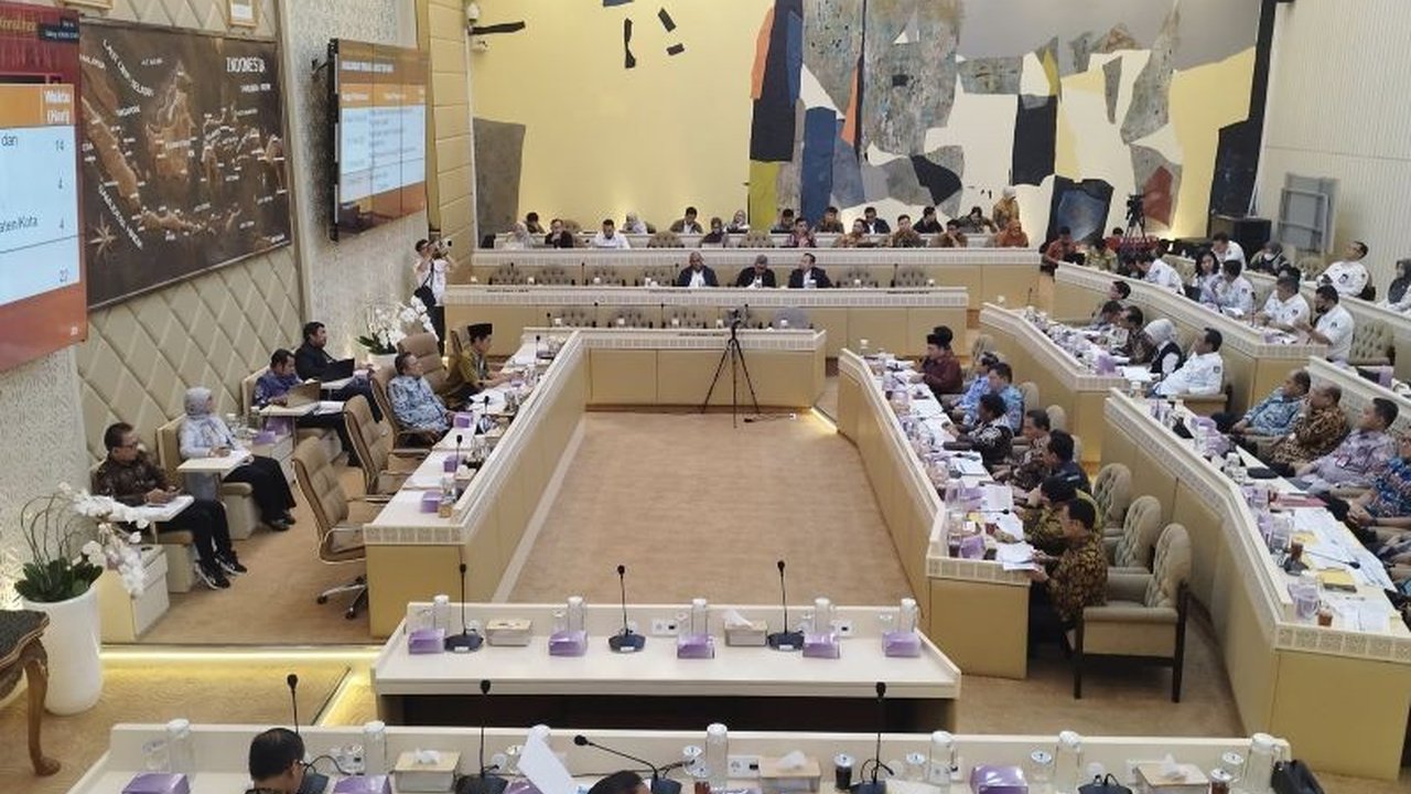 Mahkamah Konstitusi (MK) mengabulkan 26 gugatan sengketa Pilkada, yang meliputi 24 daerah yang akan melaksanakan Pemungutan Suara Ulang (PSU), 1 rekapitulasi suara ulang, dan 1 perbaikan keputusan KPU.