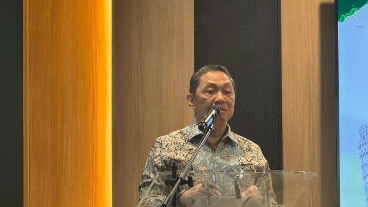 Wakil Menteri Luar Negeri Anis Matta optimis Indonesia dapat memimpin dunia Islam lewat diplomasi kemanusiaan, ditandai dengan penggalangan dana untuk Palestina dan kerja sama pengembangan vokasi.