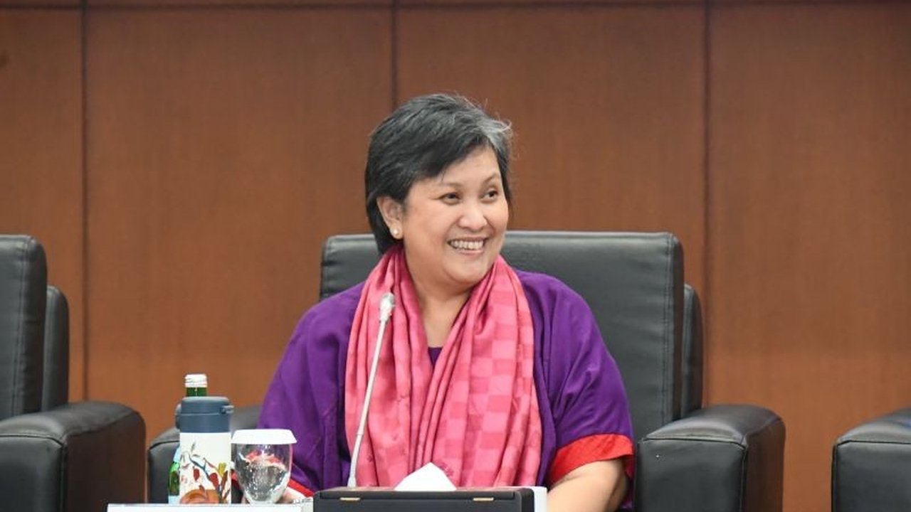 Wakil Ketua MPR RI Lestari Moerdijat mendesak pemerintah untuk segera membenahi tumpang tindih aturan di sektor pendidikan tinggi demi terciptanya iklim pendidikan yang kondusif.