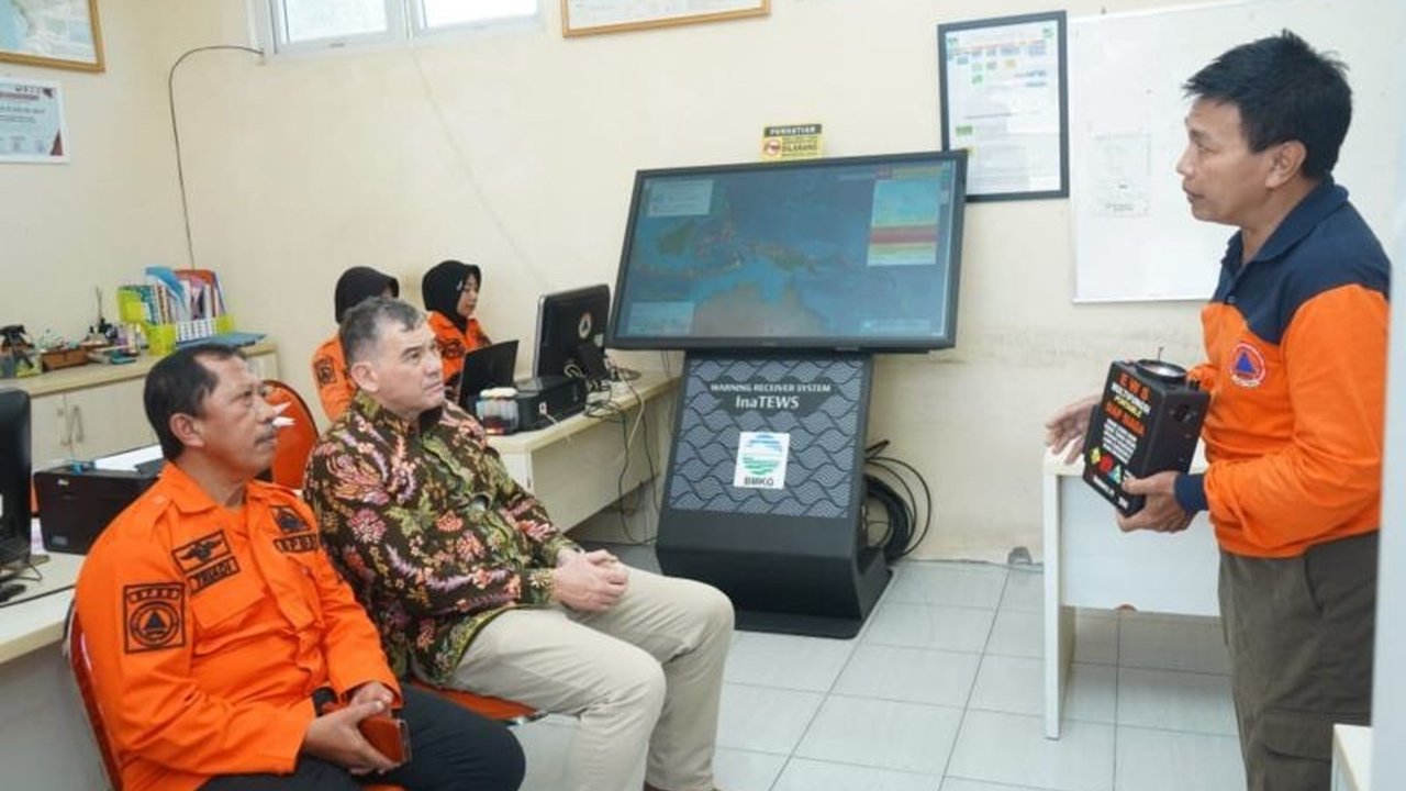 Konsulat Jenderal Australia di Surabaya memberikan apresiasi tinggi terhadap kesiapan BPBD Trenggalek dalam menghadapi bencana, termasuk inovasi, edukasi, dan sinergi yang kuat dengan berbagai pihak.