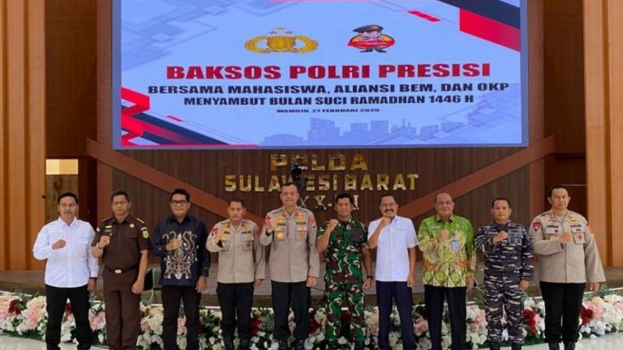 Polda Sulbar dan Mahasiswa Salurkan 1.030 Paket Bansos Jelang Ramadhan