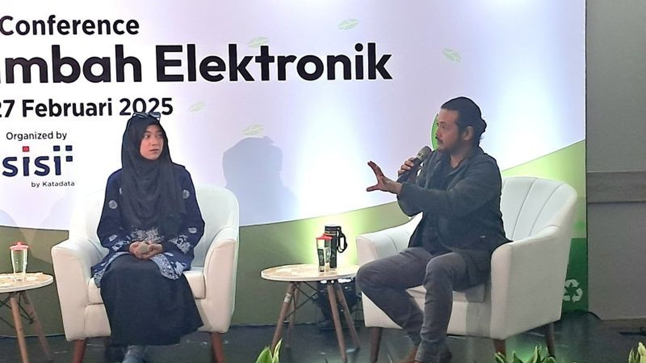Aktor Ramon Y Tungka menyoroti pentingnya kesadaran masyarakat dalam pengelolaan sampah elektronik untuk mengurangi dampak bahaya limbah bagi kesehatan dan lingkungan.