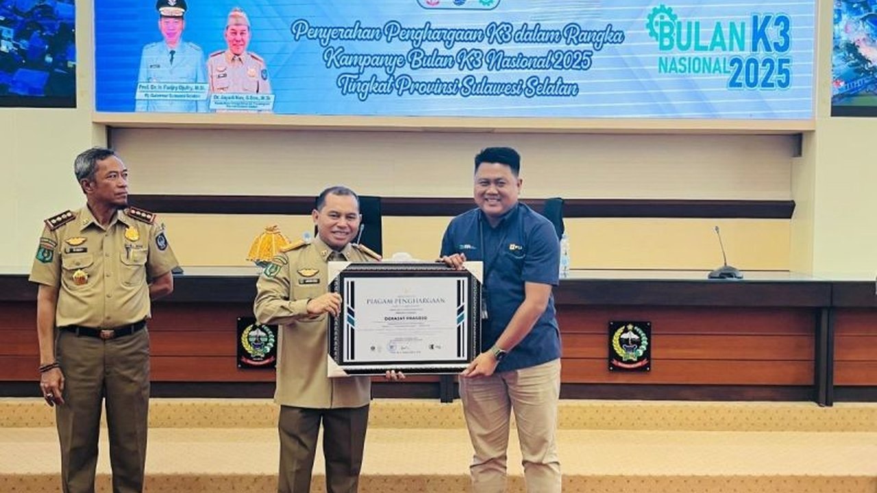 PT PLN UIP Sulawesi dan UPP Sulsel meraih 12 penghargaan K3 dari Pj Gubernur Sulsel, bukti nyata komitmen perusahaan terhadap keselamatan dan kesehatan kerja karyawan.