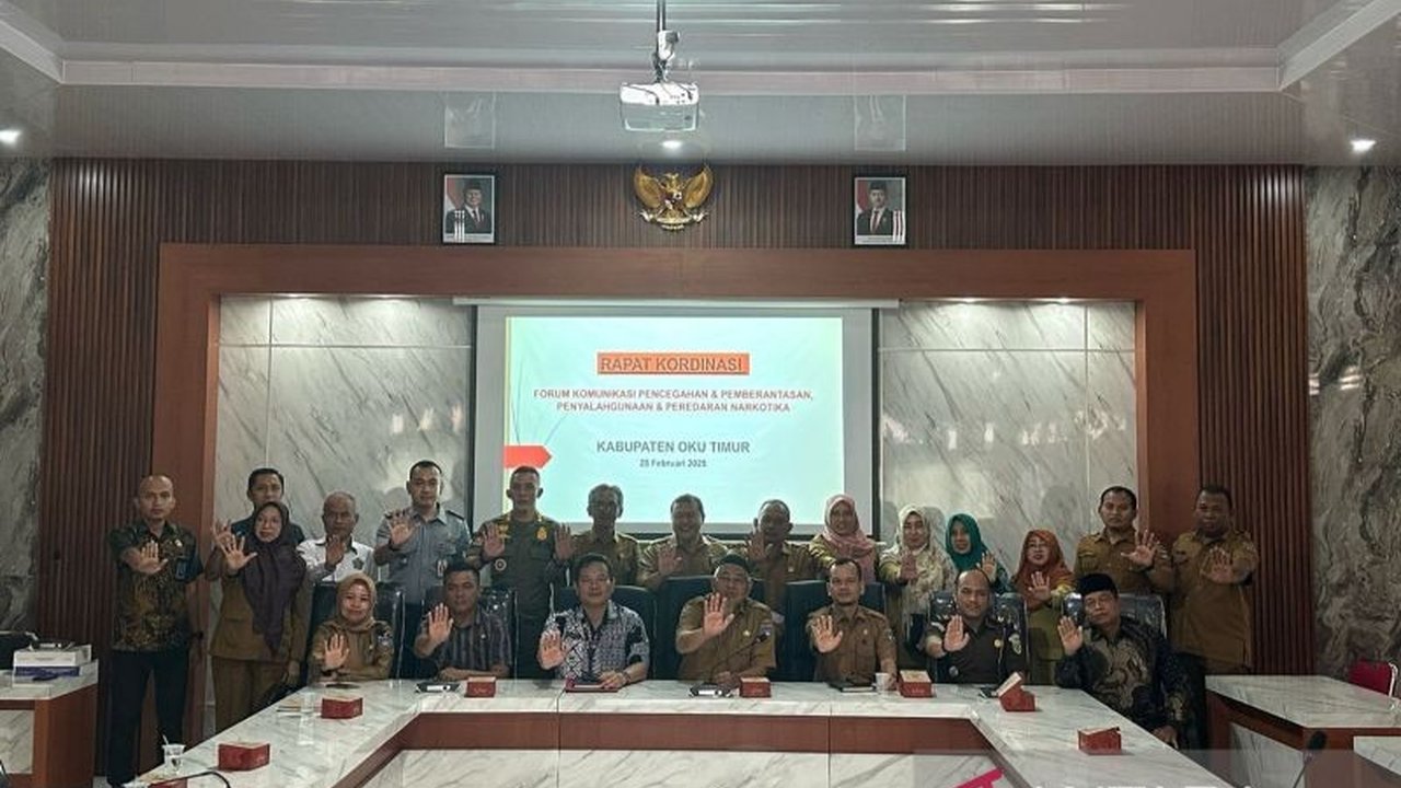 Pemerintah Kabupaten OKU Timur, Sumatera Selatan, bekerjasama dengan BNNK OKU Timur melakukan tes urine mendadak bagi ASN untuk mencegah penyalahgunaan narkoba dan membentuk Desa Bersinar.