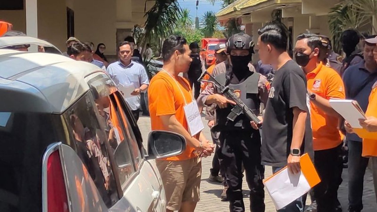 Polda Jatim menggelar rekonstruksi kasus pembunuhan dan mutilasi di Kediri, Jawa Timur, dengan tersangka RTH alias A yang mengaku sakit hati pada korban, UK.