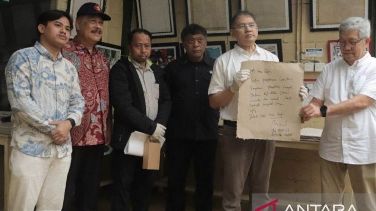 Rektor Unpad dan ITB mempelajari sistem pengelolaan sampah terpadu Taman Safari Bogor berbasis Integrated Waste Management (IWM) untuk diterapkan di Jawa Barat.
