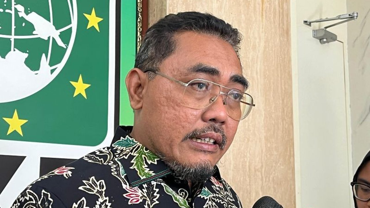 Wakil Ketua Umum PKB, Jazilul Fawaid, mendorong pemerintah untuk segera menjalankan UU Perlindungan Data Pribadi dan mengantisipasi tantangan era kecerdasan buatan.
