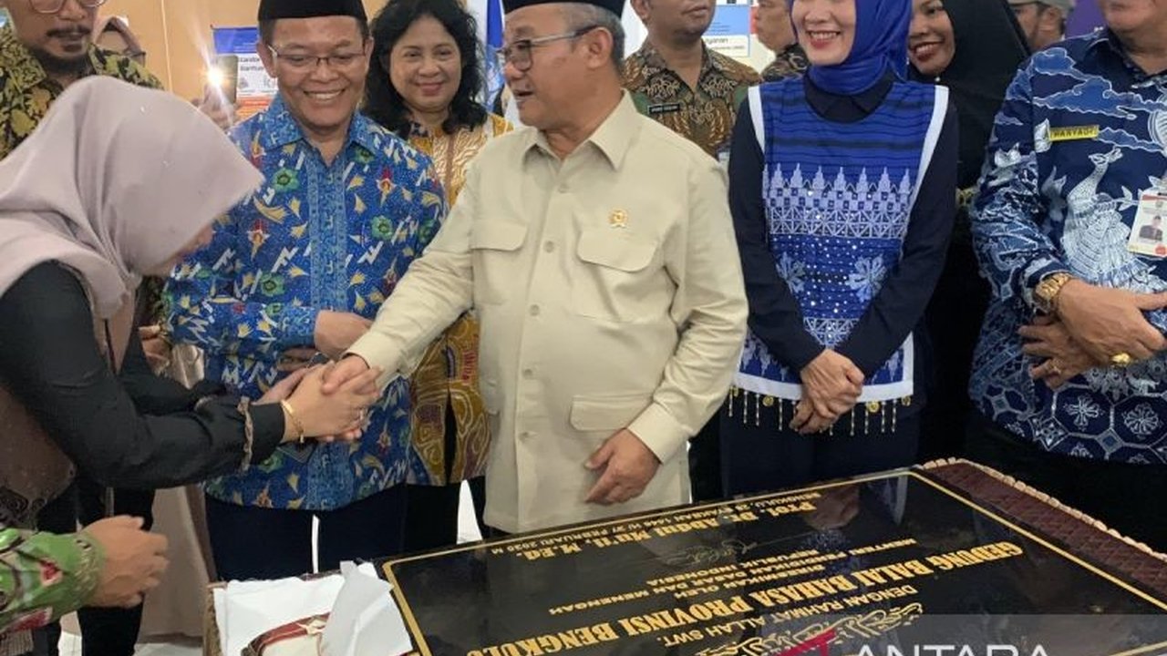 Mendikbud Abdul Mu'ti mendorong Balai Bahasa Bengkulu untuk meningkatkan layanan dan pengembangan bahasa Indonesia serta melestarikan bahasa daerah, setelah peresmian gedung baru yang representatif.
