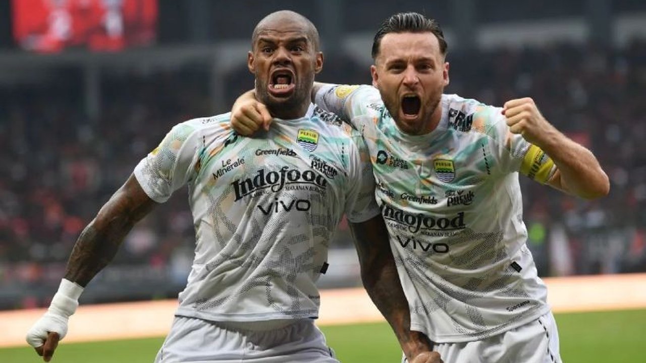 David Da Silva, penyerang Persib Bandung, mengincar kemenangan atas Persebaya Surabaya pada pekan ke-25 Liga 1, Sabtu (1/3), untuk mempertahankan posisi puncak klasemen.