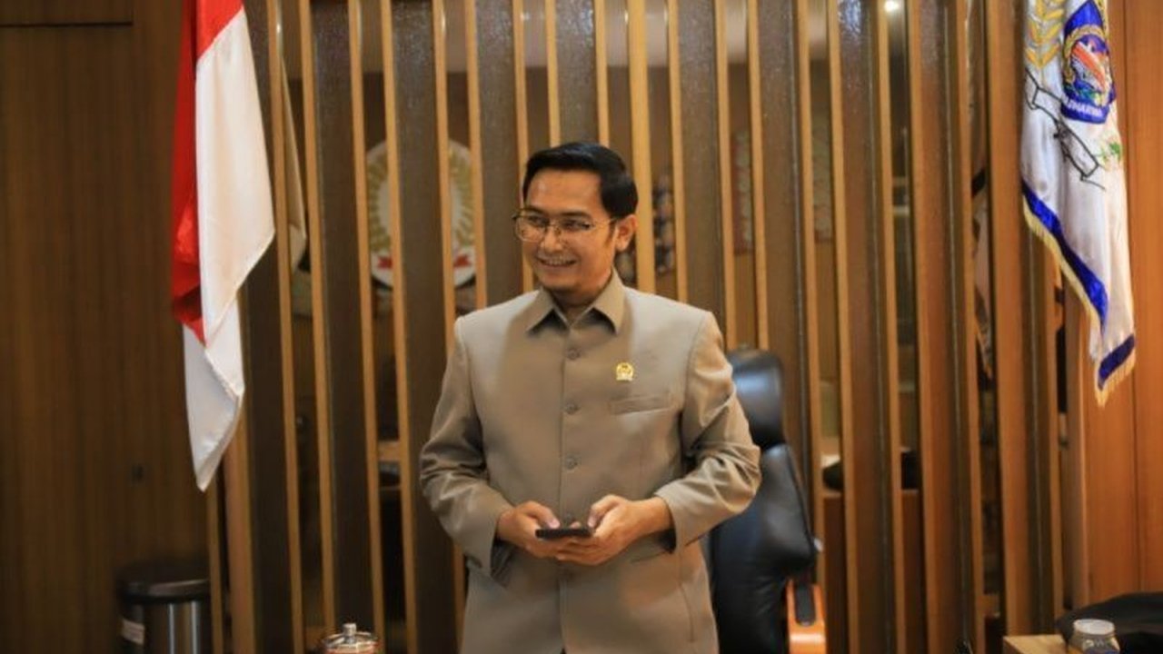 Ketua DPRD Depok, Ade Supriyatna, menyatakan rencana pembentukan BUMD Pasar untuk mengelola pasar rakyat dan rantai pasokan pangan telah memasuki tahap eksekusi setelah melalui kajian pada 2021-2022.