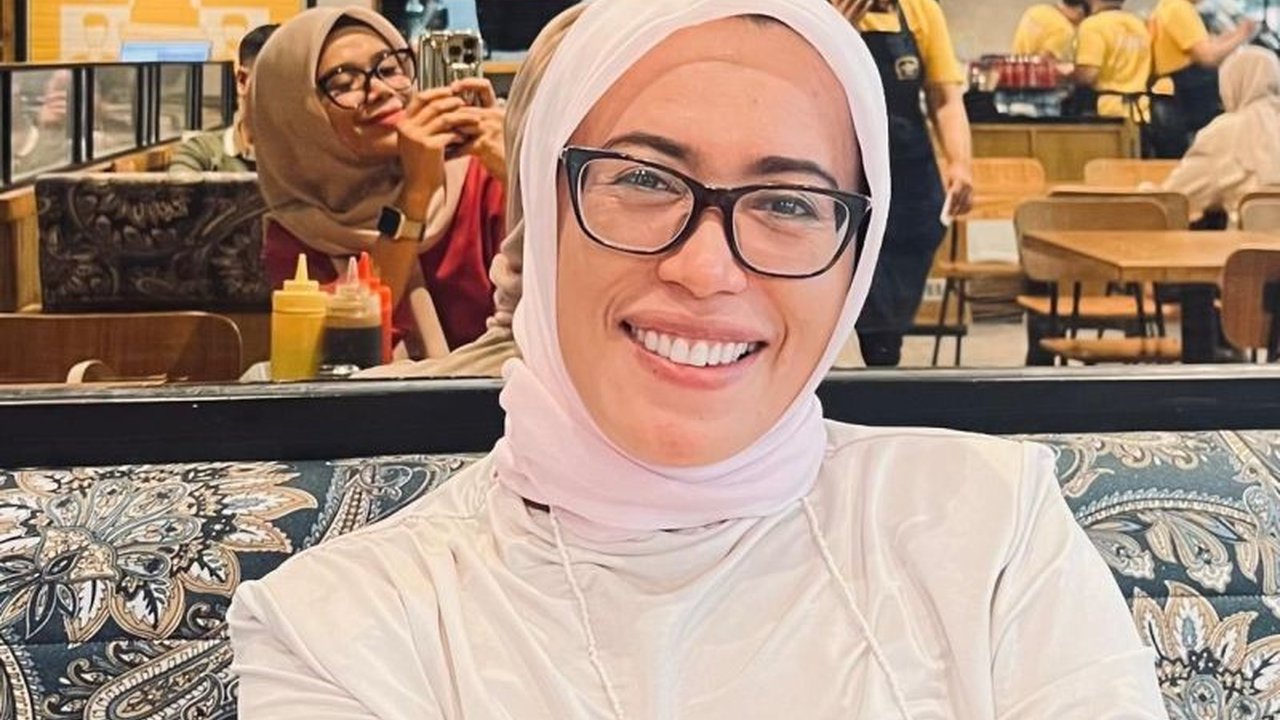 Kota Tual, Maluku, sukses produksi 11 juta butir telur per tahun, melampaui kebutuhan lokal dan berkontribusi signifikan pada ketahanan pangan Maluku.