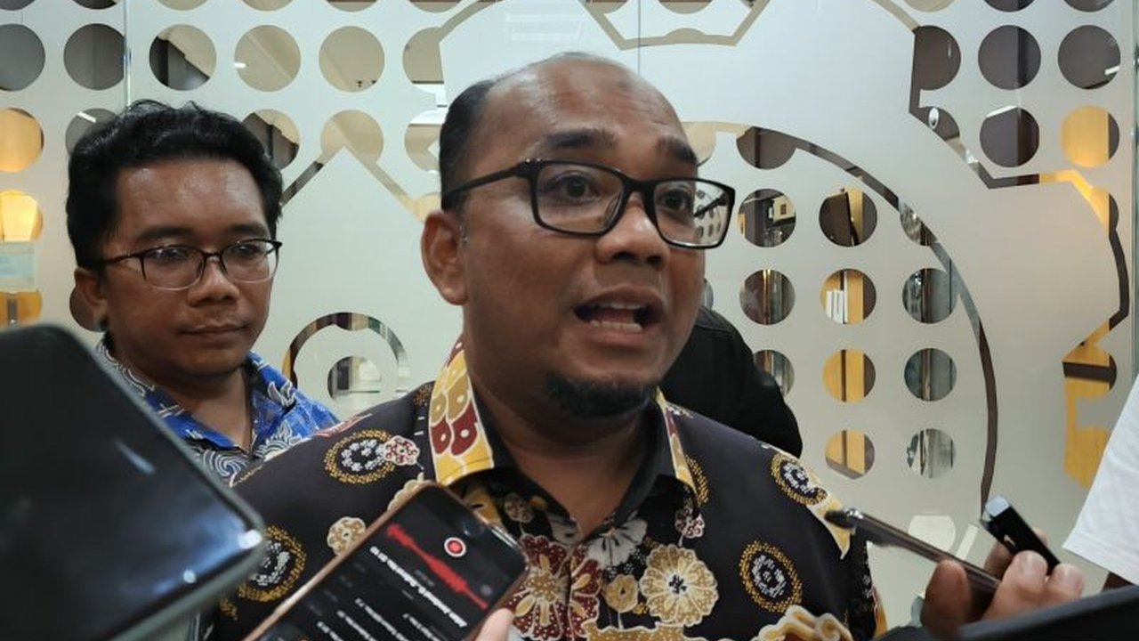 Penundaan implementasi pajak kendaraan bermotor (PKB) dan balik nama (BBNKB) di 25 provinsi membantu pertumbuhan industri otomotif Indonesia yang tengah mengalami kontraksi.