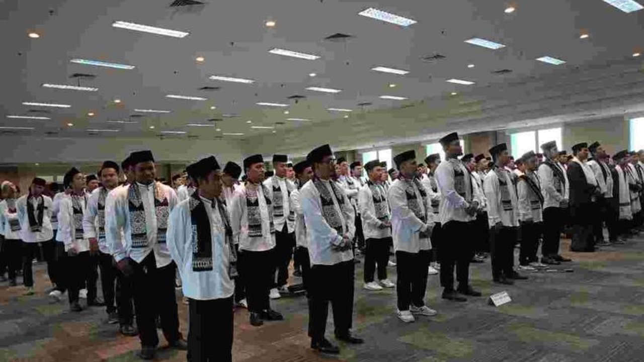 Pemerintah DKI Jakarta telah memilih 100 duta dai dan 100 imam tarawih untuk menyemarakkan Ramadhan 1446 H/2025 dengan tema 'Syiar Ramadan di Jakarta: Wahana Menggali Hikmah dan Meraih Berkah dalam Menyongsong 5 Abad Kota Jakarta'.