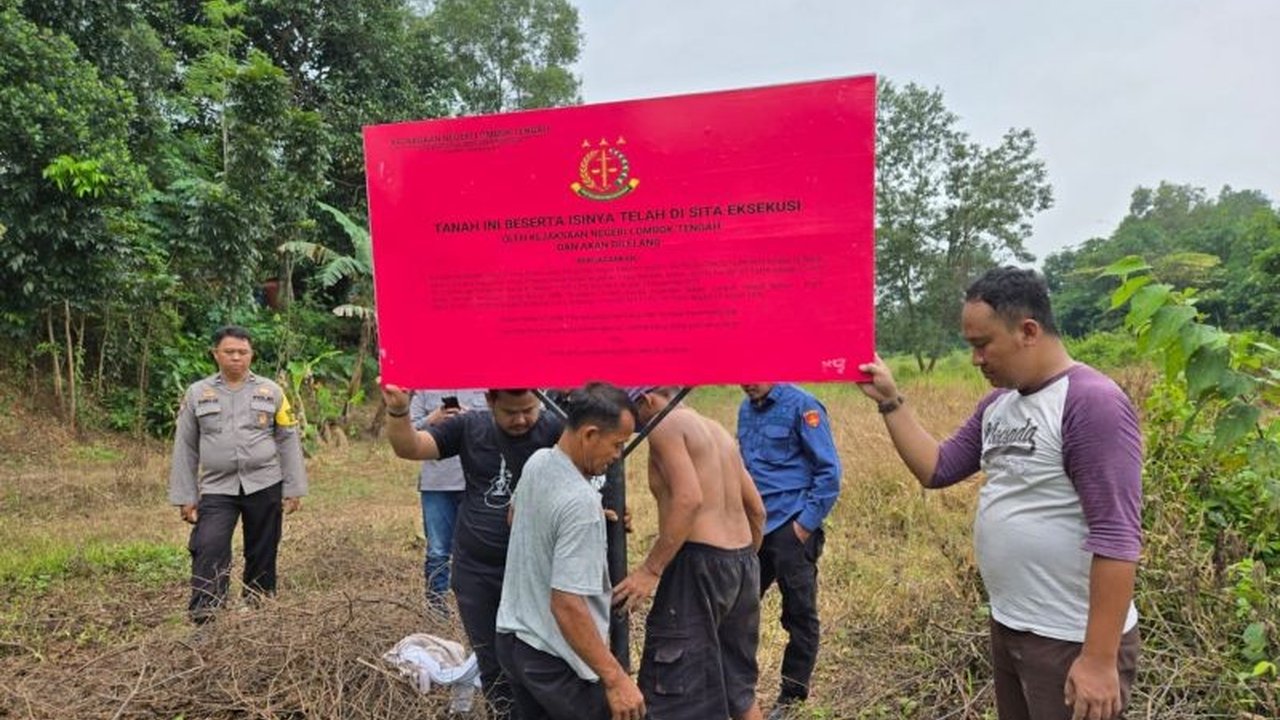 Kejaksaan Negeri Lombok Tengah menyita tanah seluas 4.361 meter persegi di Bekasi milik terpidana korupsi pembangunan Bandara Internasional Lombok, ISN, untuk menutupi kerugian negara lebih dari Rp39 miliar.