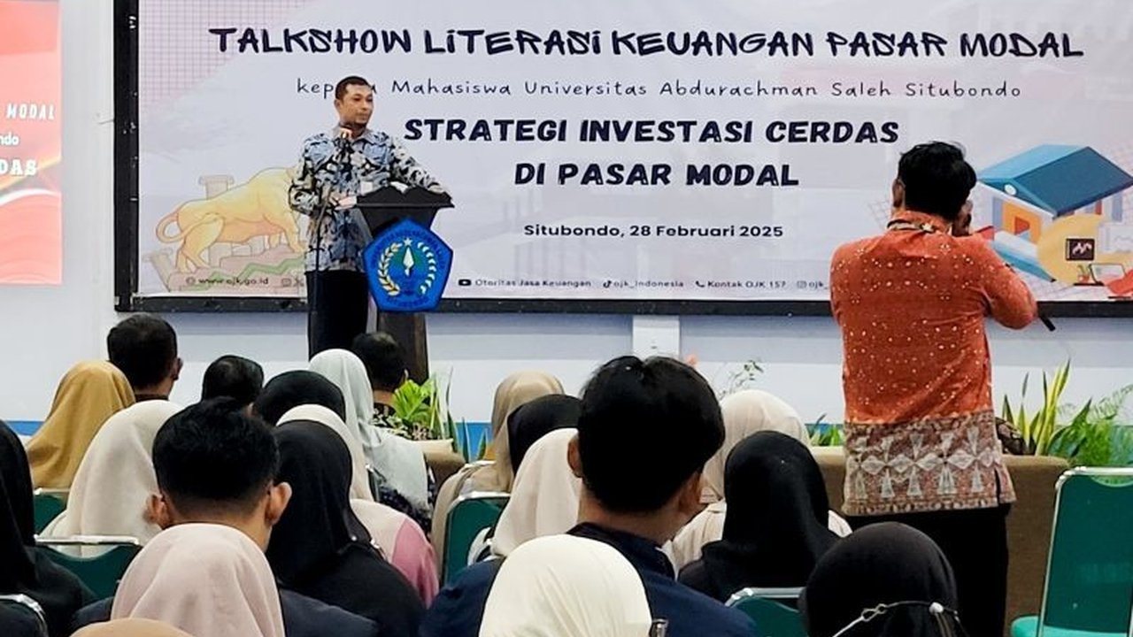 OJK Jember menekankan pentingnya literasi keuangan bagi mahasiswa sebagai agen perubahan untuk menggerakkan perekonomian Indonesia, khususnya dalam pengembangan UMKM.