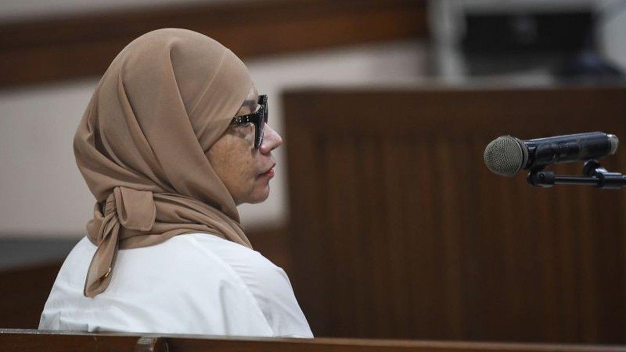 Mahkamah Agung (MA) memperberat vonis mantan Dirut Pertamina, Karen Agustiawan, menjadi 13 tahun penjara dan denda Rp650 juta terkait kasus korupsi pengadaan LNG yang merugikan negara hingga Rp1,77 triliun.