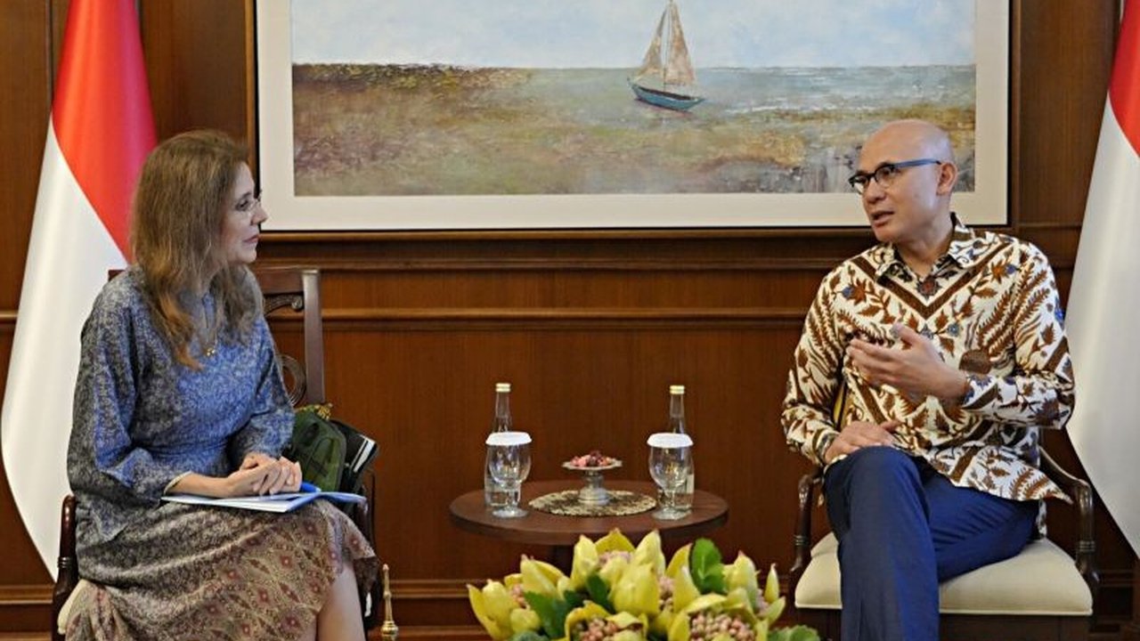 Wakil Menteri Luar Negeri RI, Arrmanatha Nasir, sampaikan kepada PBB bahwa program Makan Bergizi Gratis (MBG) berkontribusi pada pencapaian Tujuan Pembangunan Berkelanjutan (SDGs) di Indonesia, termasuk pengentasan kemiskinan dan peningkatan kualitas pend