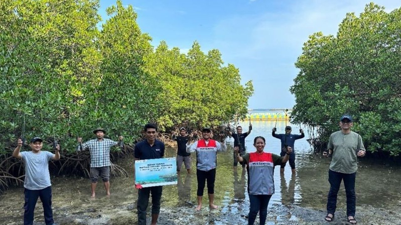 PT Pertamina Hulu Energi Offshore South East Sumatra (PHE OSES) meraih penghargaan PR Indonesia Award 2025 berkat Program Tiga Perisai yang berfokus pada pemberdayaan masyarakat dan pelestarian lingkungan di Kepulauan Seribu.