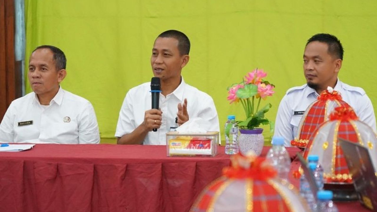 Kementerian Hukum dan HAM Sulbar telah melakukan harmonisasi enam Rancangan Peraturan Bupati Mamuju Tengah guna meningkatkan pelayanan publik dan mendorong pertumbuhan ekonomi daerah.