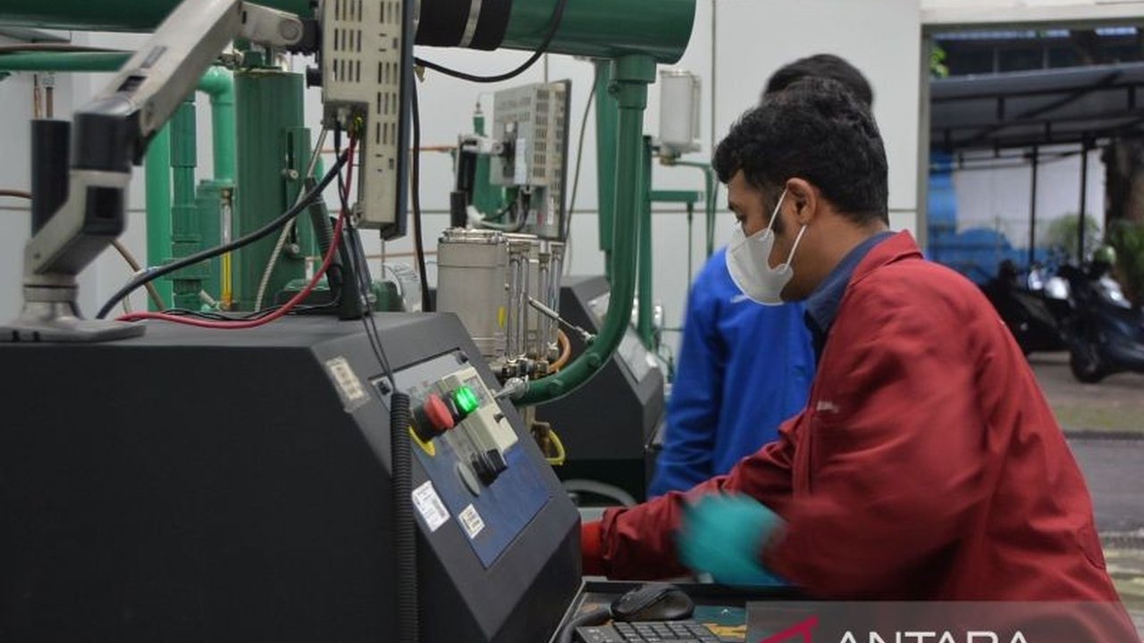 Lemigas memastikan seluruh sampel BBM jenis bensin di SPBU yang diuji memenuhi spesifikasi pemerintah setelah sidak Komisi XII DPR di SPBU Shell dan Pertamina Cibubur.