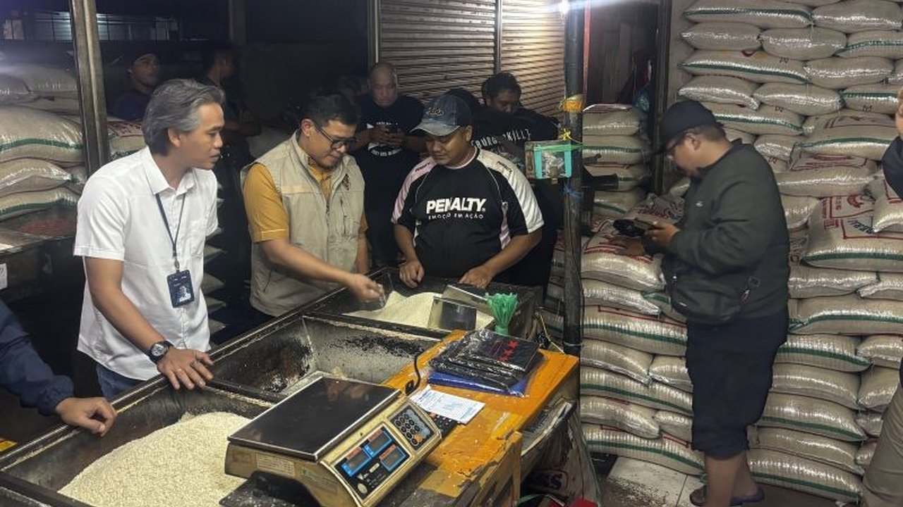 Satgas Pangan Polda Jabar melakukan pengecekan harga di pasar tradisional Bandung dan sekitarnya untuk mengantisipasi kelangkaan dan kenaikan harga menjelang Ramadhan.