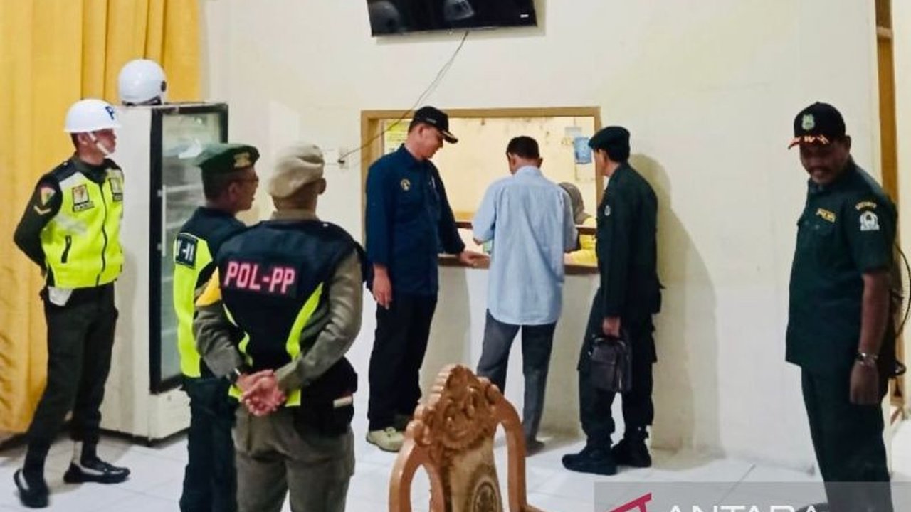 Pemkab Aceh Barat bersama tim gabungan menggelar razia penginapan di Meulaboh untuk mencegah pelanggaran syariat Islam menjelang Ramadhan, dengan hasil keseluruhan tamu menunjukkan bukti pernikahan yang sah.