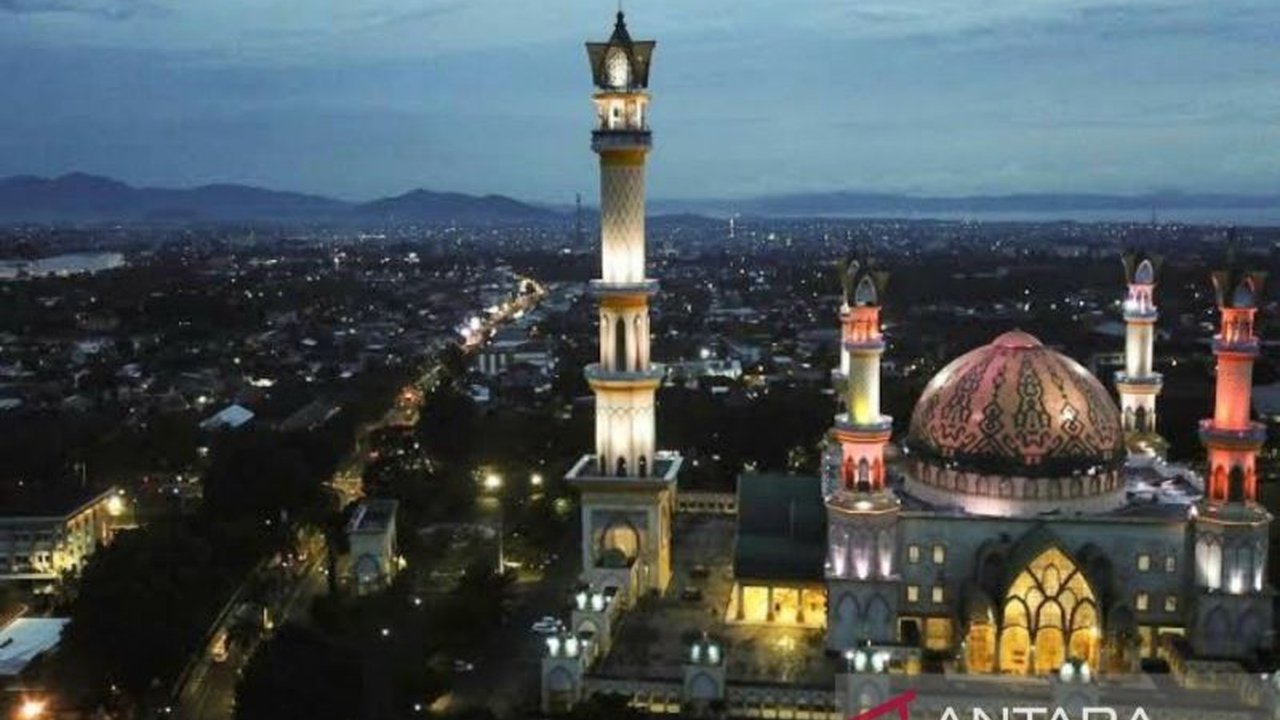 Pemerintah Provinsi NTB menggelar Pesona Khazanah Ramadhan 1446 H dengan berbagai kegiatan untuk menarik wisatawan dan meningkatkan transaksi ekonomi hingga Rp4 miliar.