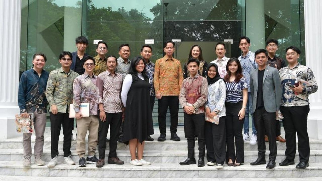 Wakil Presiden Gibran Rakabuming Raka menekankan pentingnya inovasi kecerdasan buatan (AI) untuk kemajuan Indonesia, sejalan dengan visi Presiden Prabowo Subianto untuk percepatan transformasi digital.