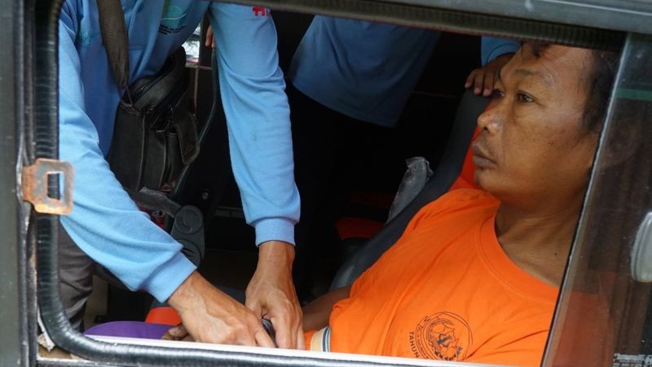 Dinas Kesehatan Tulungagung memantau tiga Orang Dengan Gangguan Jiwa (ODGJ) yang masih dipasung keluarga; pembebasan terkendala penolakan keluarga yang ingin merawat mandiri.