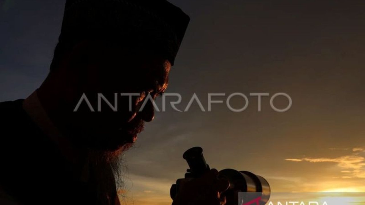 Pemantauan hilal di Makassar menunjukkan awal Ramadan 1446 H pada 1 Maret 2025,  ditetapkan setelah sidang isbat Kementerian Agama.