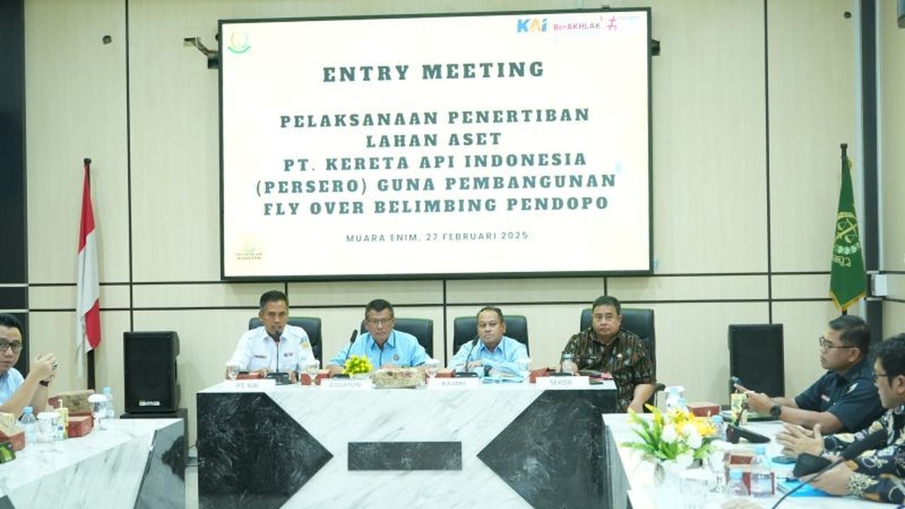 PT KAI Divre III Palembang berkolaborasi dengan Kejati Sumsel untuk mempercepat pembangunan lima flyover di Kabupaten Muara Enim guna meningkatkan keselamatan dan kelancaran lalu lintas.