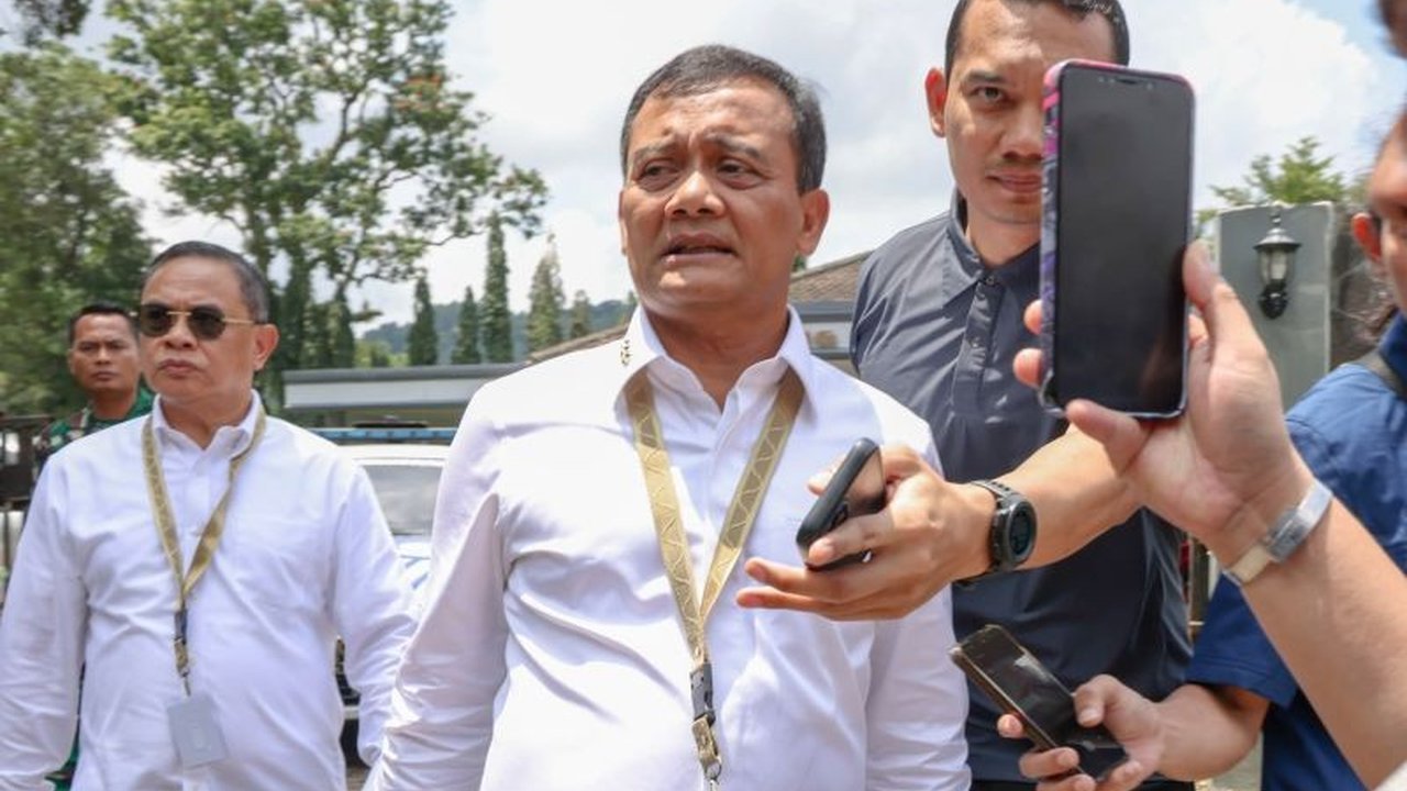 Gubernur Jawa Tengah, Ahmad Luthfi, langsung kembali berdinas setelah mengikuti retret kepala daerah di Akmil, Magelang, yang ditutup oleh Presiden Prabowo Subianto, fokus pada akselerasi program pembangunan daerah.