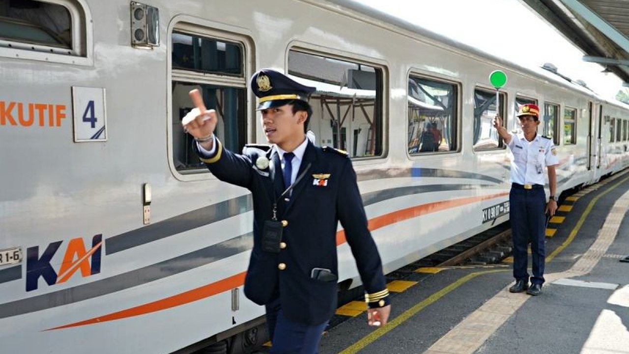 PT KAI Divre I Sumut sertifikasi 333 pegawai sepanjang 2024 untuk meningkatkan mutu layanan dan profesionalisme SDM perkeretaapian, melampaui target awal.