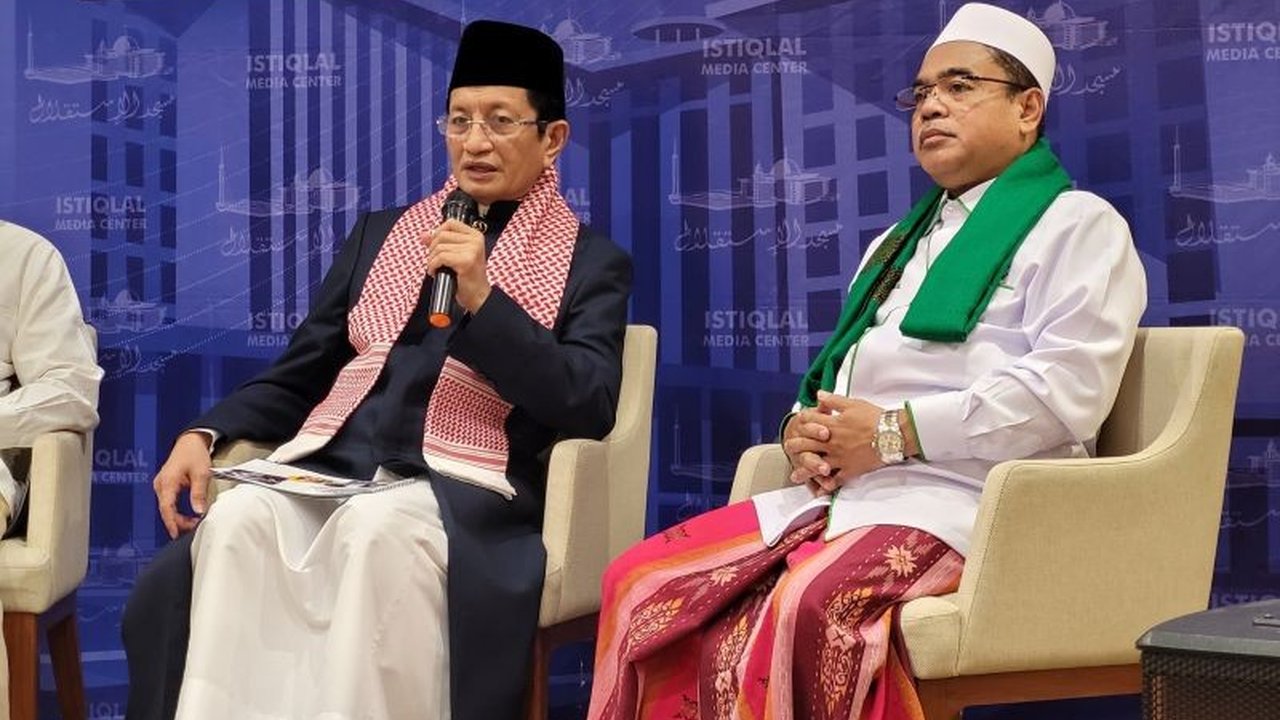 Imam Besar Masjid Istiqlal, Nasaruddin Umar, memastikan efisiensi anggaran pemerintah tidak akan mengganggu aktivitas ibadah di masjid negara tersebut, bahkan sebaliknya, Masjid Istiqlal justru berkontribusi pada pemberdayakan ekonomi masyarakat.