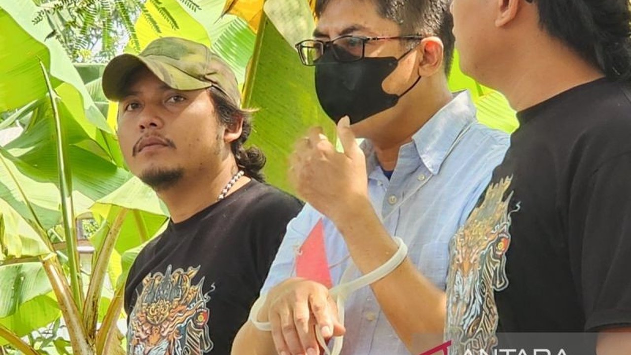 Enam anggota Polresta Yogyakarta menjalani rekonstruksi kasus tewasnya Darso, warga Semarang, di lokasi kejadian untuk mencocokkan keterangan saksi dan tersangka.