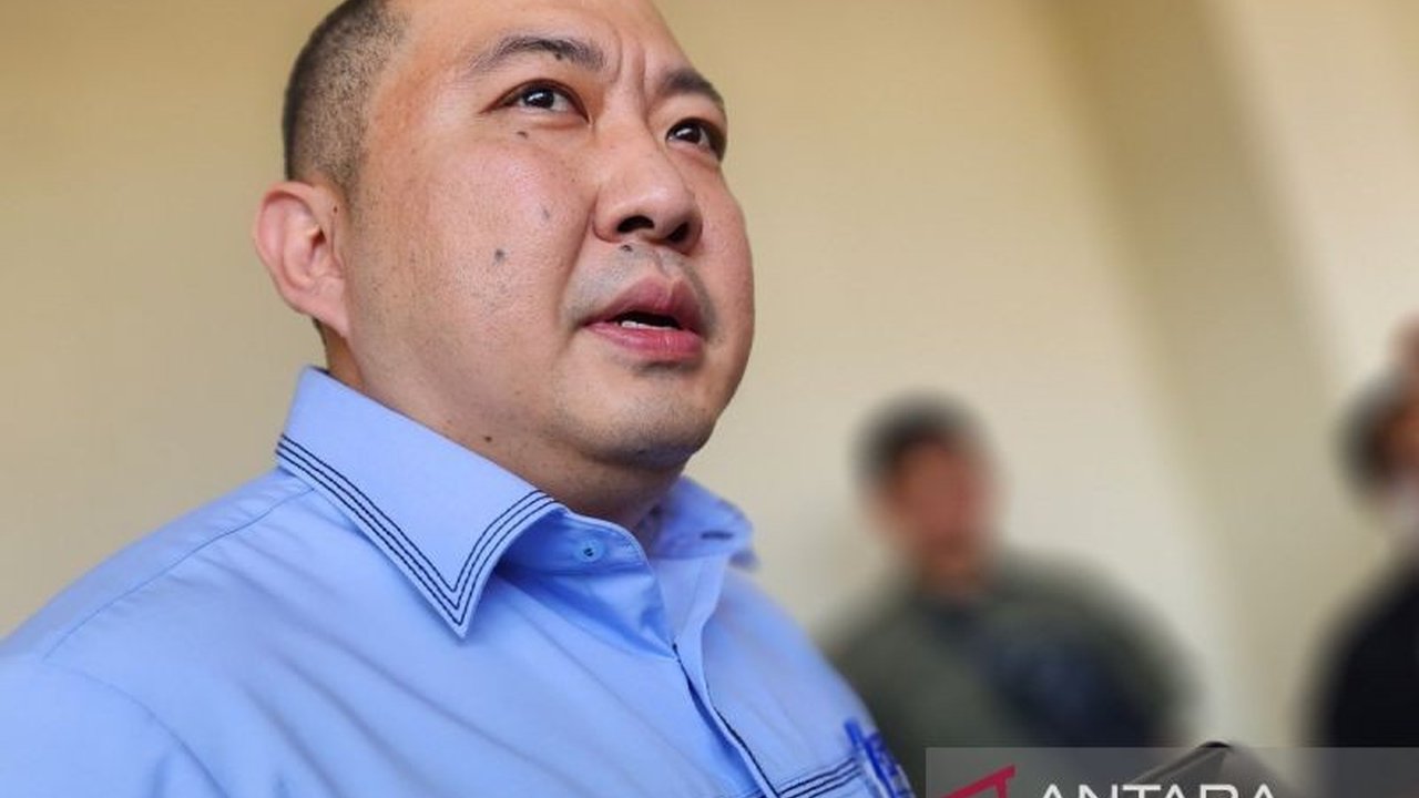 Pailitnya PT Sritex berdampak pada 12 ribu karyawan yang kehilangan pekerjaan; Dirut Sritex menyampaikan terima kasih atas dedikasi karyawan dan memastikan hak-hak mereka terpenuhi.