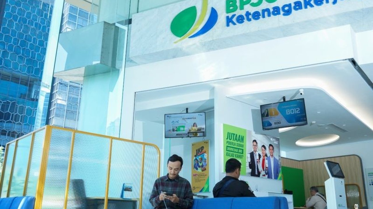 Pemerintah luncurkan PP Nomor 6 dan 7 Tahun 2025 untuk tingkatkan manfaat Jaminan Kehilangan Pekerjaan (JKP) dan Jaminan Kecelakaan Kerja (JKK), serta beri keringanan iuran bagi industri padat karya.