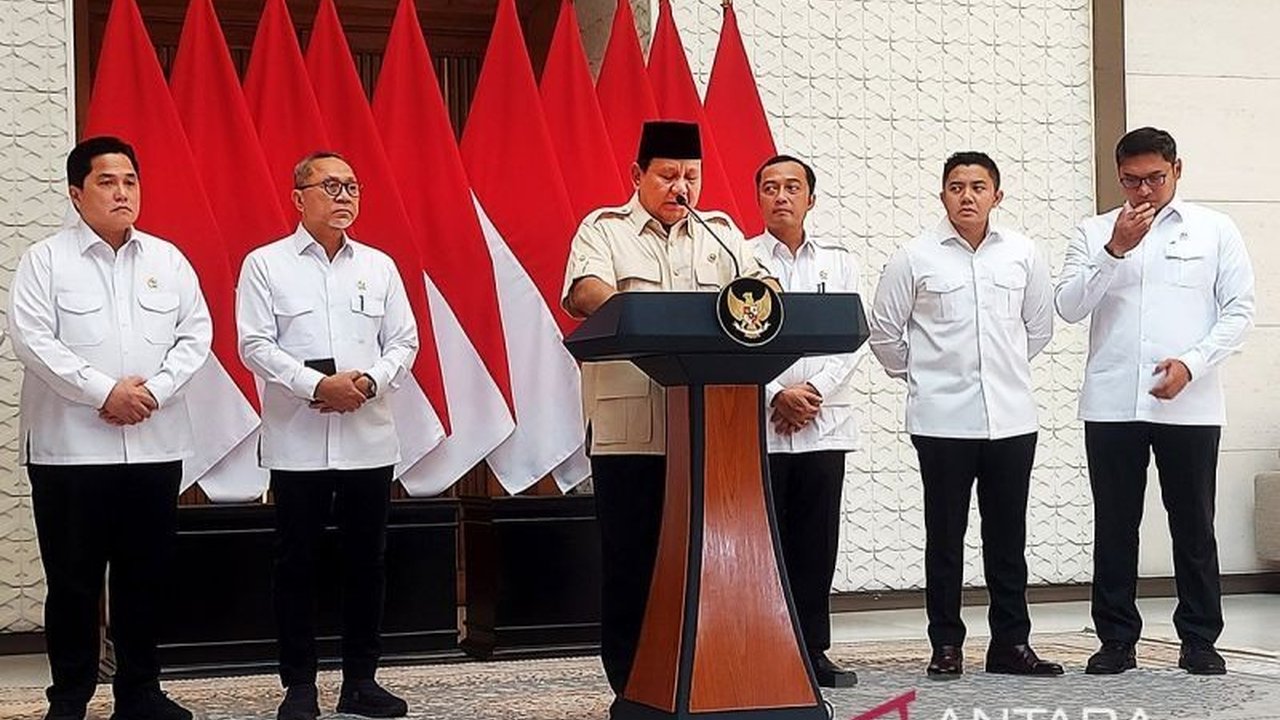 Presiden Prabowo Subianto menginstruksikan penurunan tarif tol dan tiket pesawat untuk memudahkan masyarakat mudik Lebaran dan Nyepi.