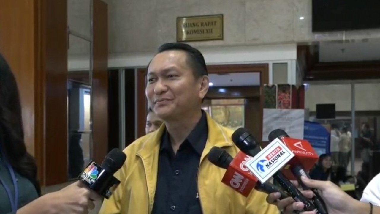 Komisi XII DPR RI melakukan sidak ke SPBU Pertamina dan menyatakan belum menemukan keganjilan terkait isu oplosan Pertalite dan Pertamax, meskipun hasil uji lab masih dinantikan.