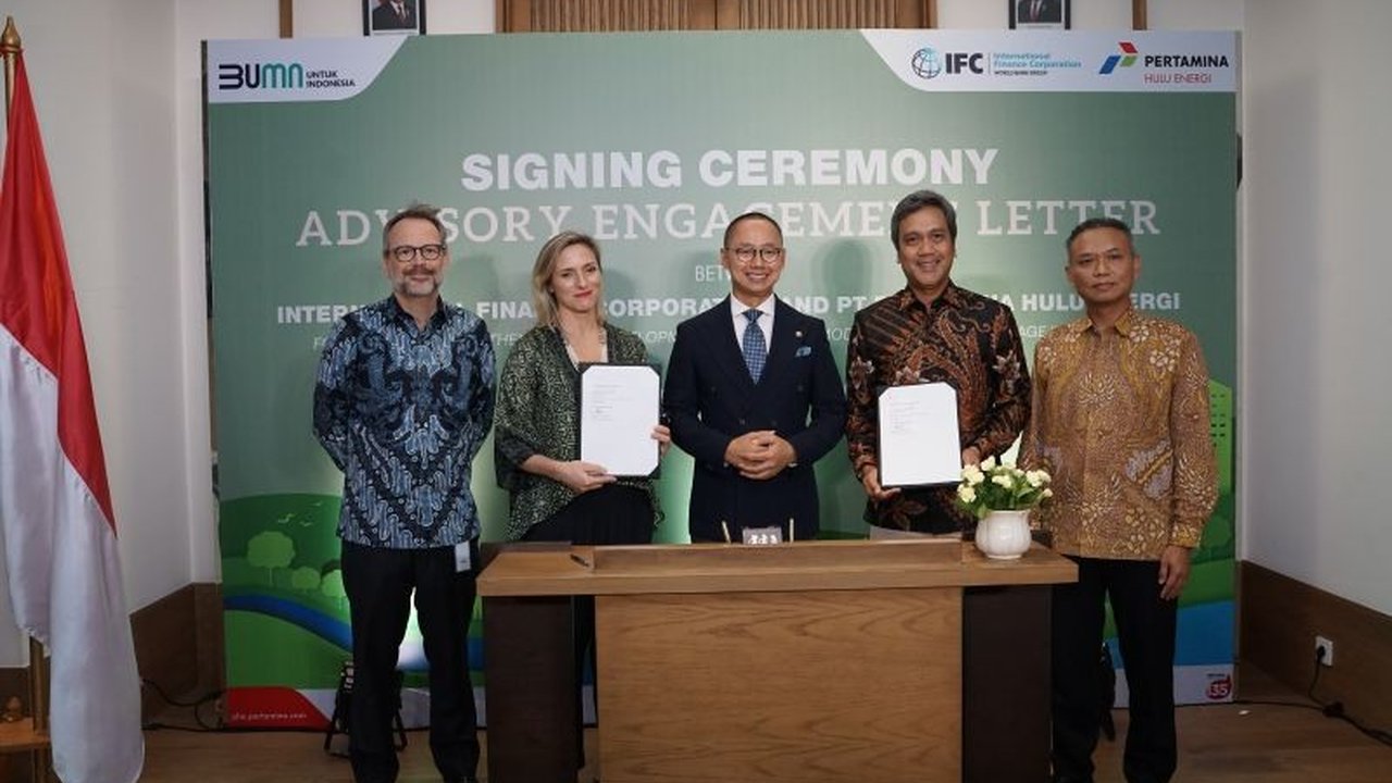 PT Pertamina Hulu Energi (PHE) berkolaborasi dengan lembaga multinasional untuk mengembangkan Carbon Capture and Storage (CCS) di Indonesia guna mengurangi emisi karbon dan mendukung transisi energi bersih.