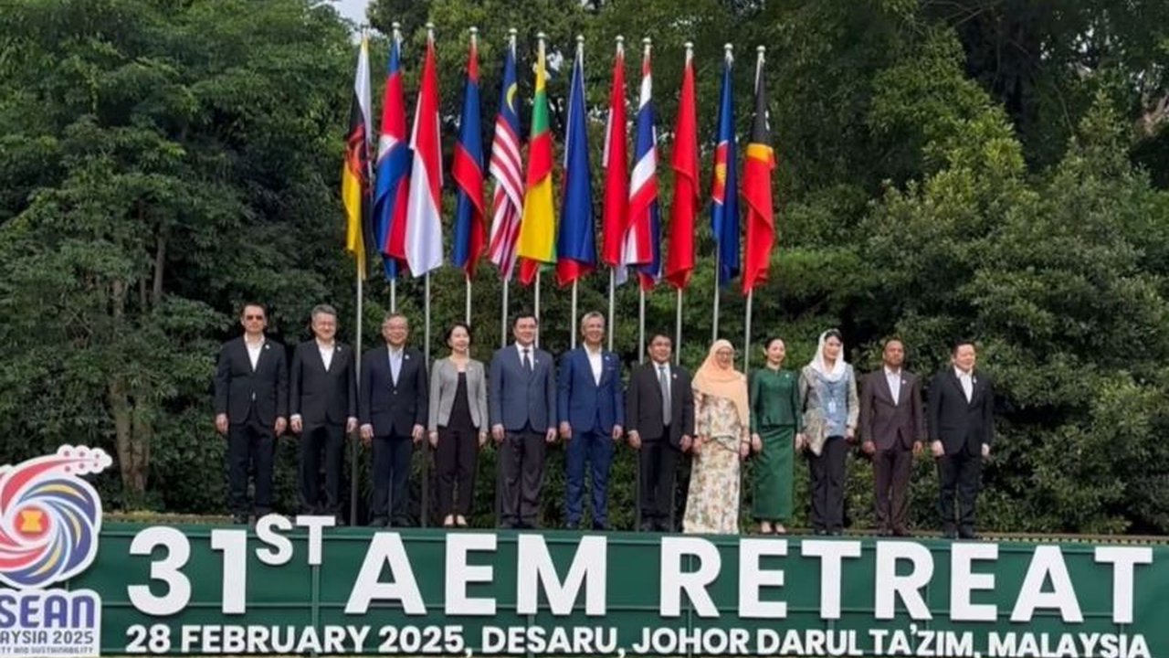 Indonesia secara penuh mendukung prioritas ekonomi yang diusung Malaysia sebagai ketua ASEAN tahun ini, termasuk penyelesaian berbagai perjanjian perdagangan dan kerja sama untuk meningkatkan perdagangan dan ketahanan rantai pasokan regional.