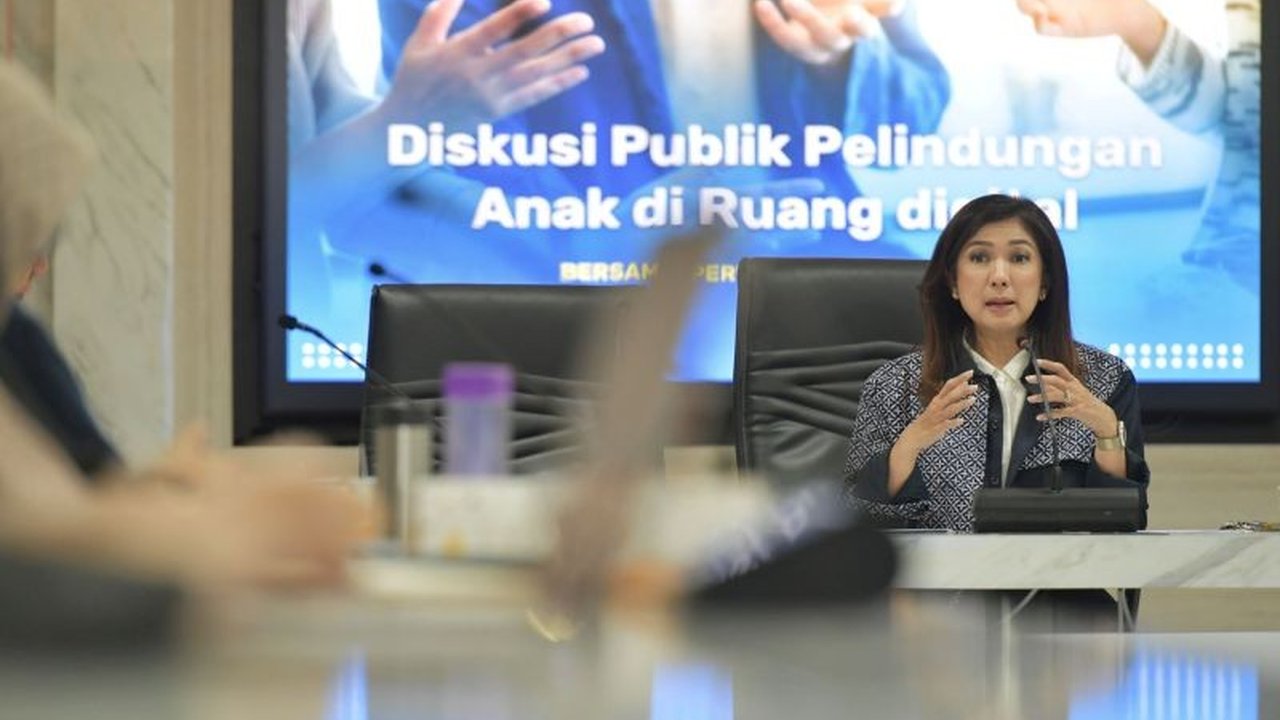 Kemkominfo wajibkan Penyelenggara Sistem Elektronik (PSE) klasifikasikan layanannya untuk melindungi anak-anak dari konten berbahaya di ruang digital, aturannya akan tertuang dalam regulasi yang sedang digodok.