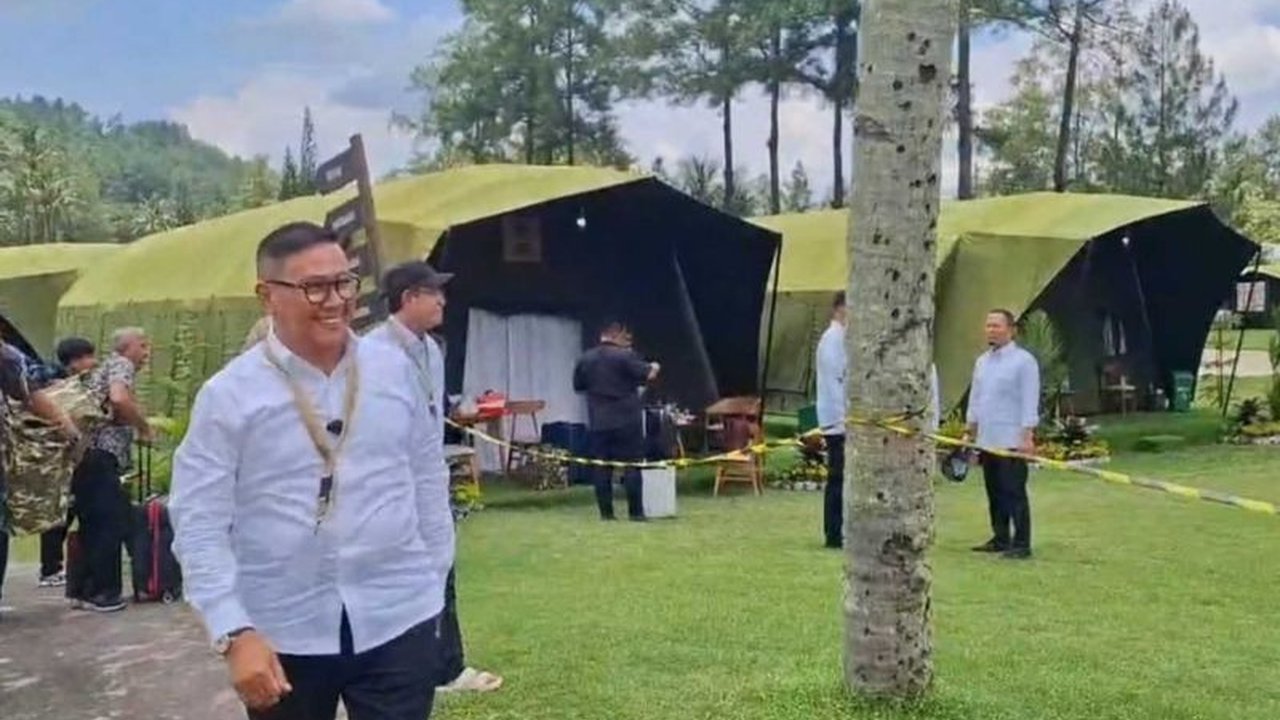 Wali Kota Bukittinggi, Ramlan Nurmatias, mengungkapkan manfaat positif dari program retret kepemimpinan di Akmil Magelang yang telah diikuti, menekankan pentingnya kegiatan tersebut untuk menyelaraskan visi dan meningkatkan kapasitas kepemimpinan daerah.