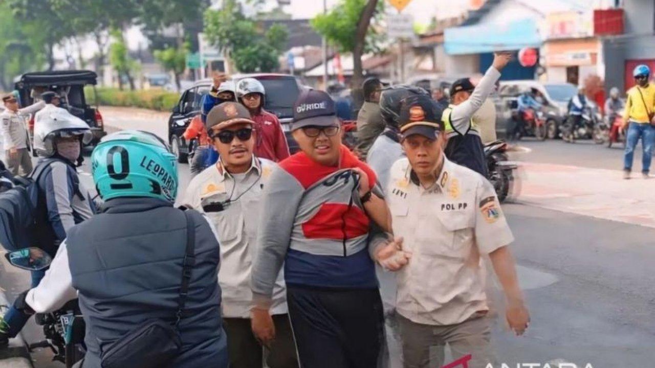 Pemerintah Kota Jakarta Timur memetakan dan mengantisipasi keberadaan Penyandang Masalah Kesejahteraan Sosial (PMKS) di kolong jalan layang dan titik rawan selama Ramadhan 2025 untuk menjaga keamanan dan ketertiban.