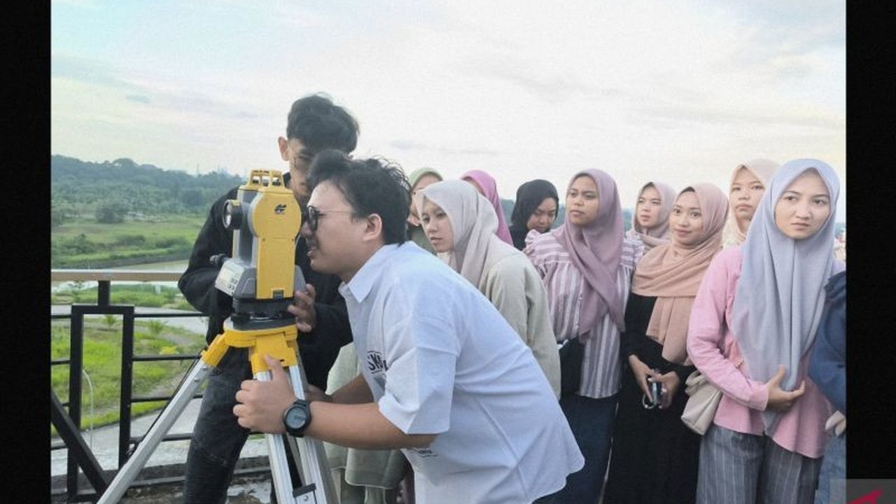 Pengamatan hilal Ramadhan 1445 H di UIN SMH Banten terkendala cuaca buruk, sehingga tim pengamat mengacu pada ketetapan sidang isbat Kementerian Agama RI.