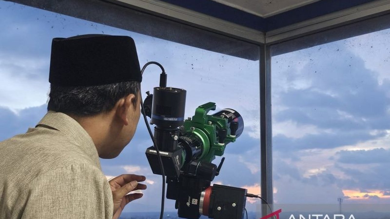Pengamatan hilal oleh BMKG Malang gagal melihat hilal karena awan tebal, sehingga penentuan awal Ramadan 1446 H menunggu hasil sidang isbat Kemenag.